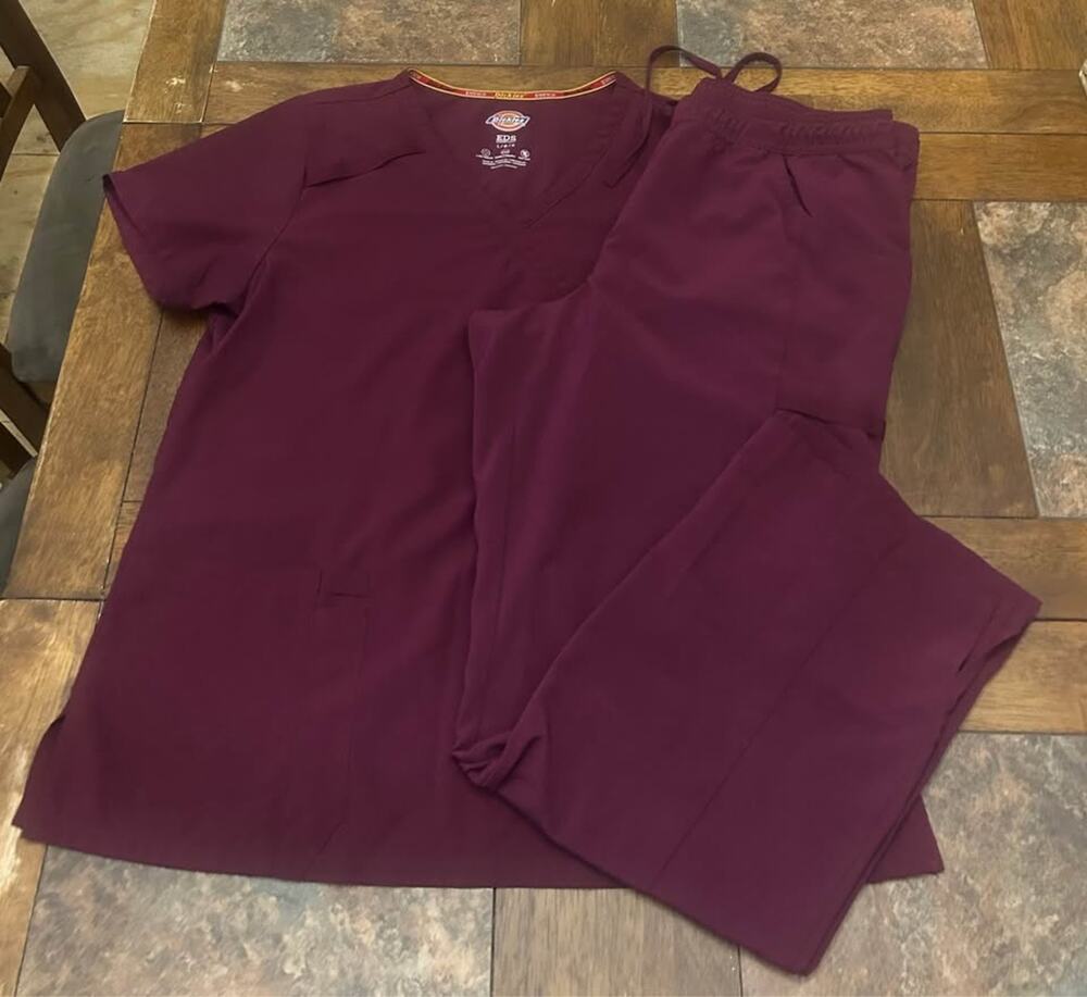 Womans Dickies Burgundy Scrub Shirt Pants Set Sz Large L